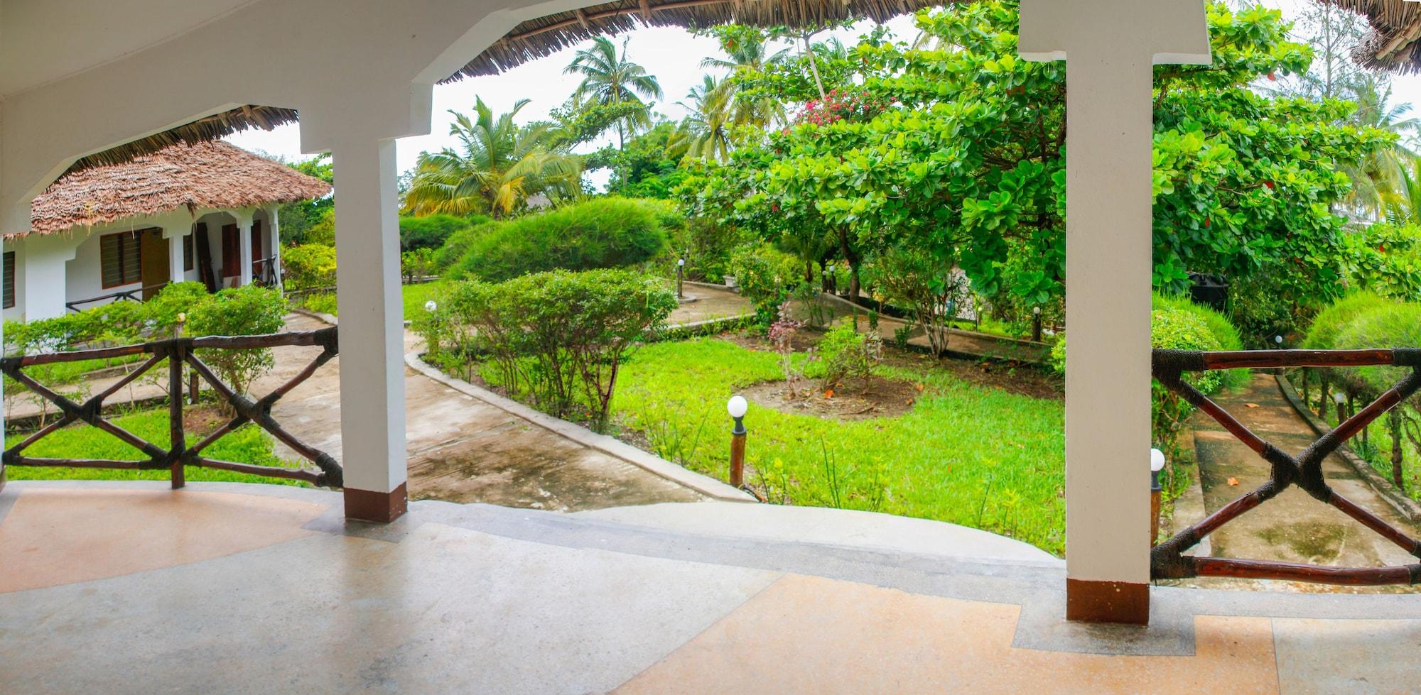 African Sun Sand Sea Beach Resort & Spa Bwejuu Esterno foto