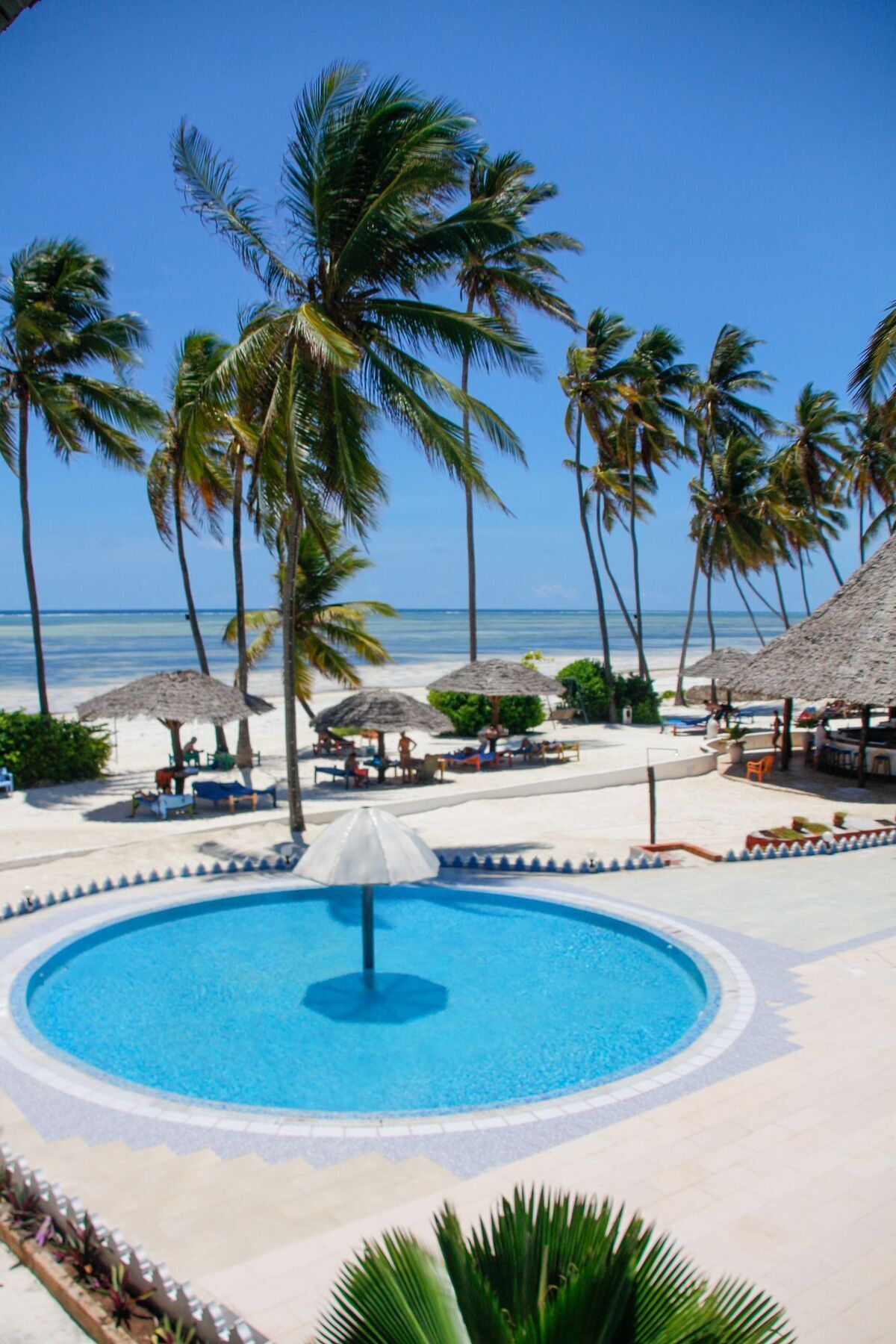 African Sun Sand Sea Beach Resort & Spa Bwejuu Esterno foto