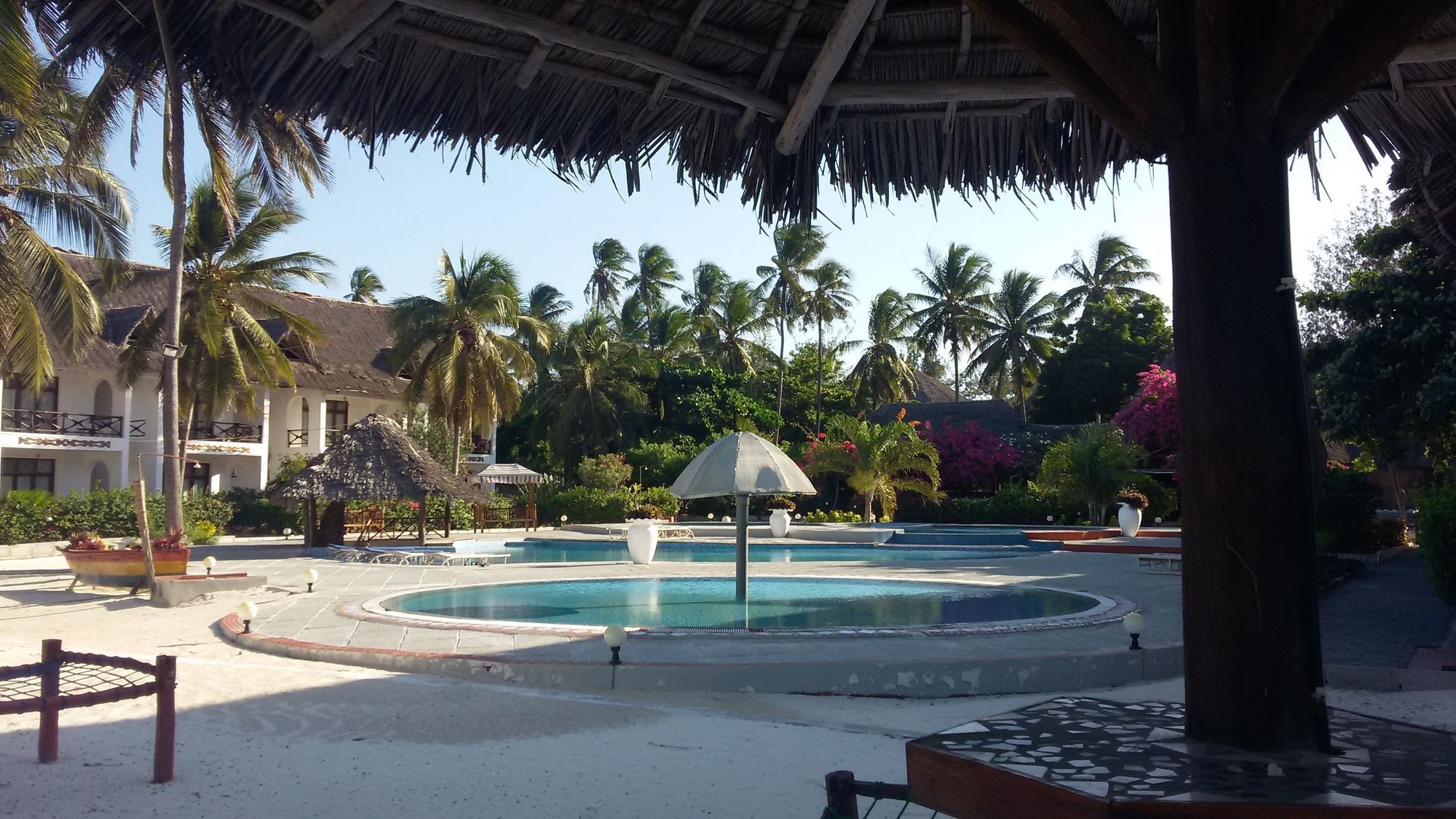 African Sun Sand Sea Beach Resort & Spa Bwejuu Esterno foto